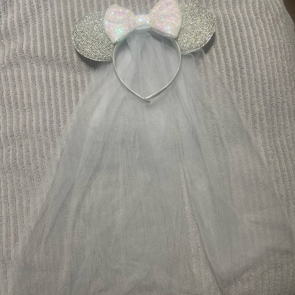 DISNEY wedding/ honeymoon hats! - Picture 3 of 6